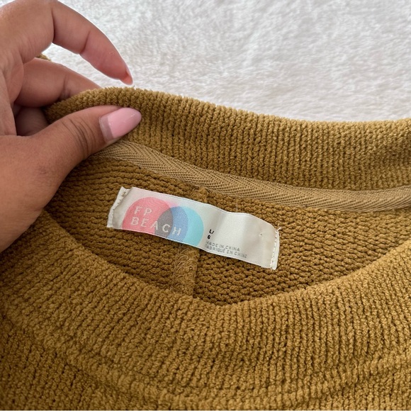 *SOLD* Free People FP Beach Happy Pullover Sweater in Yellow Mustard Size Large - Picture 7 of 11